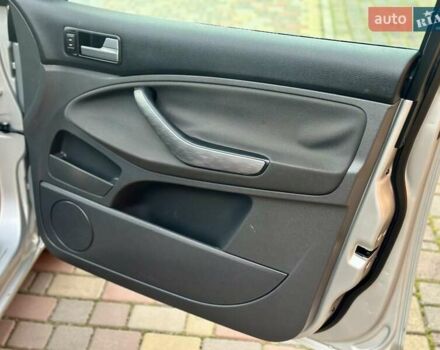 Сірий Форд Сі-Макс, об'ємом двигуна 1.6 л та пробігом 156 тис. км за 5850 $, фото 21 на Automoto.ua