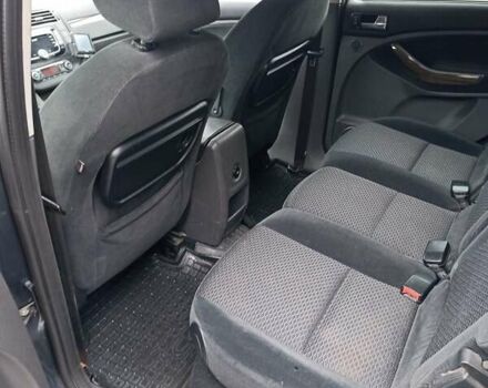 Серый Форд Си-Макс, объемом двигателя 1.75 л и пробегом 236 тыс. км за 5190 $, фото 5 на Automoto.ua