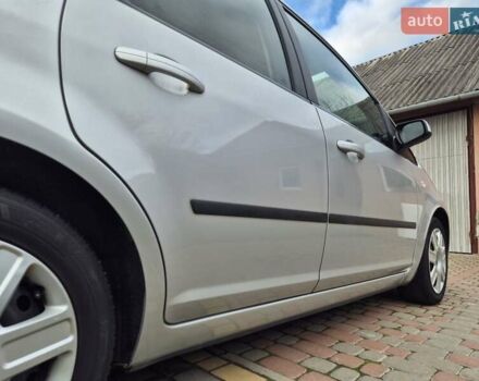 Сірий Форд Сі-Макс, об'ємом двигуна 1.6 л та пробігом 195 тис. км за 5850 $, фото 2 на Automoto.ua