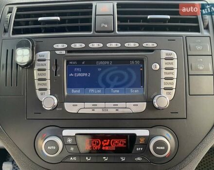 Серый Форд Си-Макс, объемом двигателя 1.6 л и пробегом 320 тыс. км за 6000 $, фото 13 на Automoto.ua