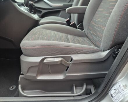 Серый Форд Си-Макс, объемом двигателя 1.6 л и пробегом 195 тыс. км за 5850 $, фото 17 на Automoto.ua