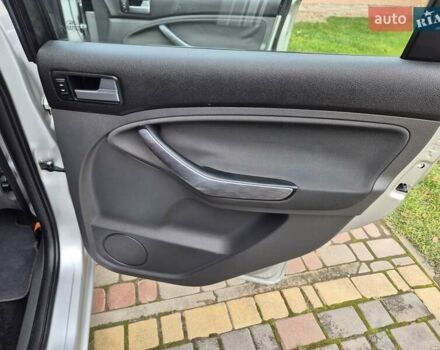 Сірий Форд Сі-Макс, об'ємом двигуна 1.6 л та пробігом 195 тис. км за 5850 $, фото 44 на Automoto.ua