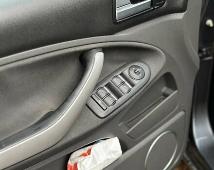 Серый Форд Си-Макс, объемом двигателя 1.6 л и пробегом 210 тыс. км за 5700 $, фото 6 на Automoto.ua