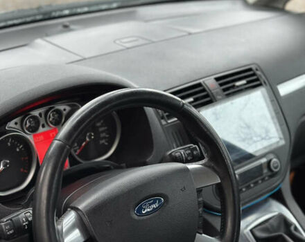 Серый Форд Си-Макс, объемом двигателя 1.6 л и пробегом 210 тыс. км за 5700 $, фото 4 на Automoto.ua