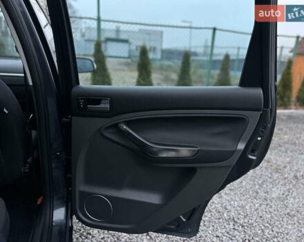 Серый Форд Си-Макс, объемом двигателя 1.8 л и пробегом 282 тыс. км за 6300 $, фото 36 на Automoto.ua