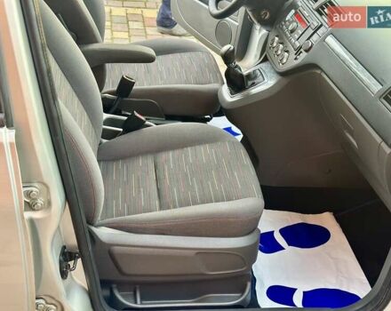 Сірий Форд Сі-Макс, об'ємом двигуна 1.6 л та пробігом 156 тис. км за 5850 $, фото 22 на Automoto.ua