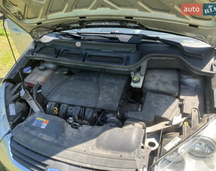 Сірий Форд Сі-Макс, об'ємом двигуна 1.8 л та пробігом 250 тис. км за 4500 $, фото 5 на Automoto.ua