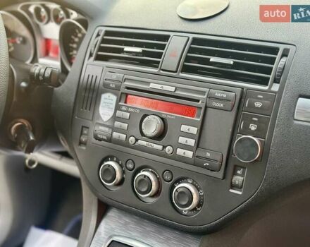 Сірий Форд Сі-Макс, об'ємом двигуна 1.6 л та пробігом 156 тис. км за 5850 $, фото 24 на Automoto.ua