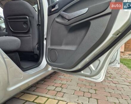 Сірий Форд Сі-Макс, об'ємом двигуна 1.6 л та пробігом 195 тис. км за 5850 $, фото 29 на Automoto.ua