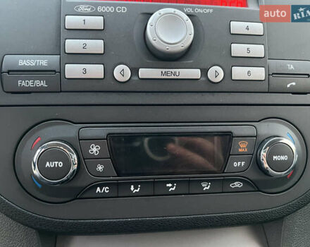 Серый Форд Си-Макс, объемом двигателя 1.8 л и пробегом 181 тыс. км за 5300 $, фото 60 на Automoto.ua