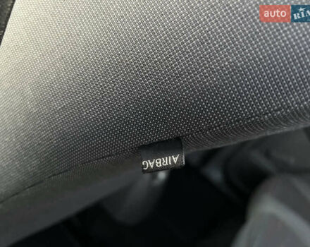 Серый Форд Си-Макс, объемом двигателя 1.8 л и пробегом 181 тыс. км за 5300 $, фото 97 на Automoto.ua