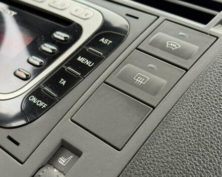 Серый Форд Си-Макс, объемом двигателя 1.6 л и пробегом 146 тыс. км за 6700 $, фото 60 на Automoto.ua