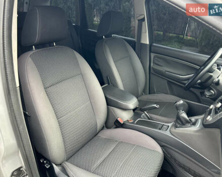Сірий Форд Сі-Макс, об'ємом двигуна 1.56 л та пробігом 344 тис. км за 5699 $, фото 14 на Automoto.ua