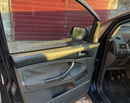 Серый Форд Си-Макс, объемом двигателя 1.56 л и пробегом 305 тыс. км за 5400 $, фото 21 на Automoto.ua