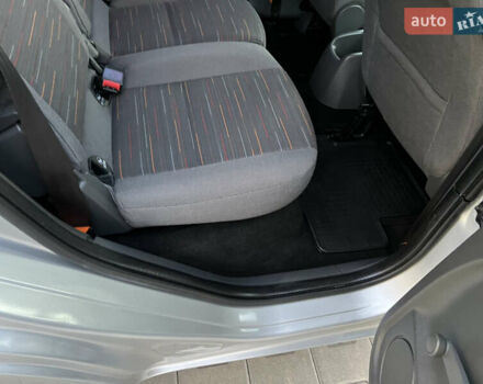 Серый Форд Си-Макс, объемом двигателя 1.8 л и пробегом 181 тыс. км за 5300 $, фото 86 на Automoto.ua