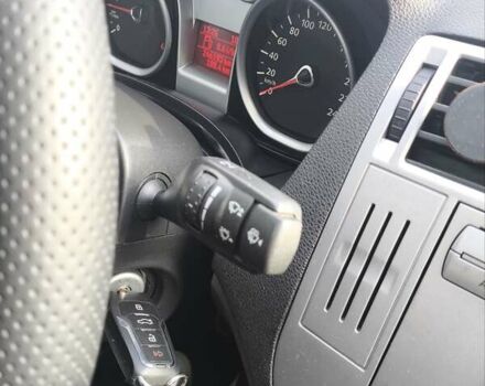 Серый Форд Си-Макс, объемом двигателя 1.6 л и пробегом 246 тыс. км за 7200 $, фото 11 на Automoto.ua