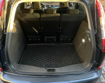 Серый Форд Си-Макс, объемом двигателя 1.6 л и пробегом 305 тыс. км за 5600 $, фото 19 на Automoto.ua