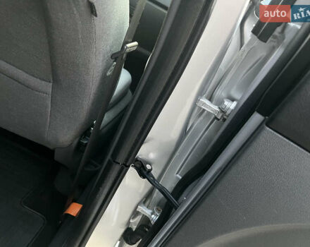 Серый Форд Си-Макс, объемом двигателя 1.8 л и пробегом 181 тыс. км за 5300 $, фото 84 на Automoto.ua