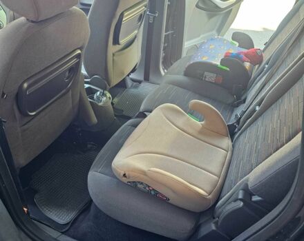 Серый Форд Си-Макс, объемом двигателя 1.6 л и пробегом 272 тыс. км за 5900 $, фото 11 на Automoto.ua