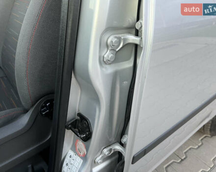 Серый Форд Си-Макс, объемом двигателя 1.8 л и пробегом 181 тыс. км за 5300 $, фото 94 на Automoto.ua