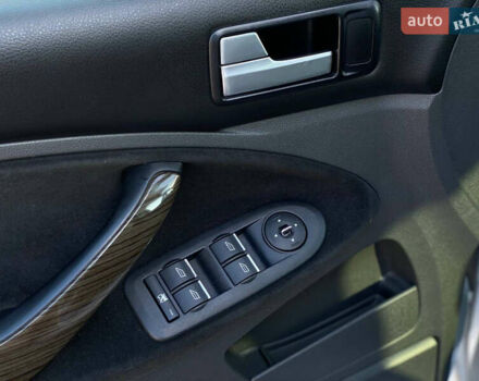 Серый Форд Си-Макс, объемом двигателя 1.8 л и пробегом 188 тыс. км за 7700 $, фото 17 на Automoto.ua