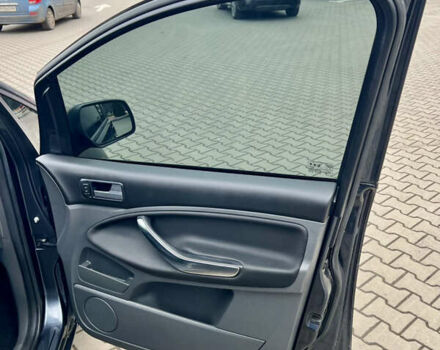 Серый Форд Си-Макс, объемом двигателя 1.8 л и пробегом 200 тыс. км за 6450 $, фото 26 на Automoto.ua