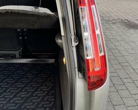 Сірий Форд Сі-Макс, об'ємом двигуна 1.75 л та пробігом 187 тис. км за 7700 $, фото 14 на Automoto.ua