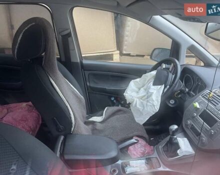 Серый Форд Си-Макс, объемом двигателя 1.6 л и пробегом 330 тыс. км за 3200 $, фото 9 на Automoto.ua