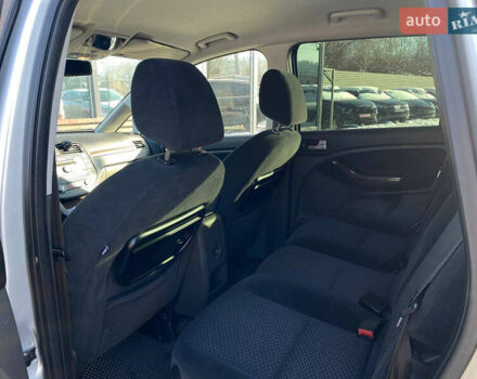 Серый Форд Си-Макс, объемом двигателя 1.8 л и пробегом 188 тыс. км за 7700 $, фото 6 на Automoto.ua