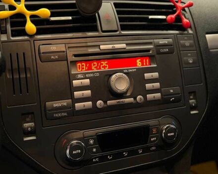 Серый Форд Си-Макс, объемом двигателя 1.4 л и пробегом 320 тыс. км за 6500 $, фото 14 на Automoto.ua