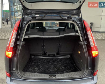 Серый Форд Си-Макс, объемом двигателя 1.6 л и пробегом 207 тыс. км за 5990 $, фото 23 на Automoto.ua