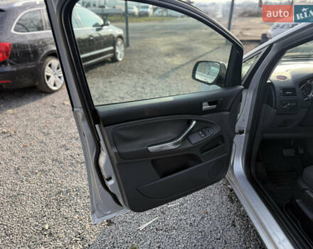 Серый Форд Си-Макс, объемом двигателя 2 л и пробегом 200 тыс. км за 6750 $, фото 23 на Automoto.ua