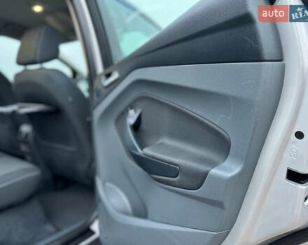 Серый Форд Си-Макс, объемом двигателя 1.6 л и пробегом 234 тыс. км за 9300 $, фото 51 на Automoto.ua