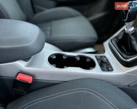 Серый Форд Си-Макс, объемом двигателя 1.6 л и пробегом 234 тыс. км за 9300 $, фото 61 на Automoto.ua