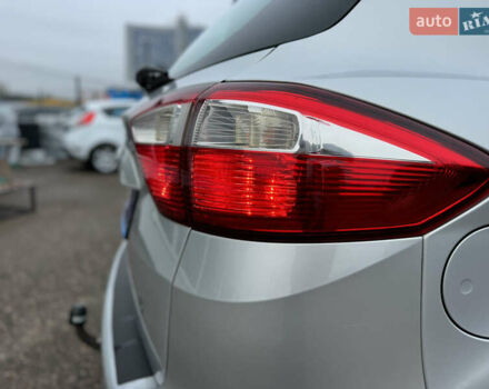 Серый Форд Си-Макс, объемом двигателя 1.6 л и пробегом 234 тыс. км за 9300 $, фото 26 на Automoto.ua