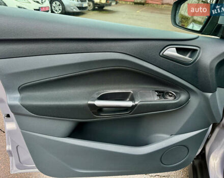 Серый Форд Си-Макс, объемом двигателя 1.6 л и пробегом 218 тыс. км за 6999 $, фото 13 на Automoto.ua