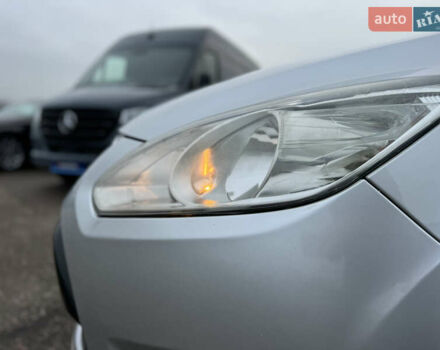 Серый Форд Си-Макс, объемом двигателя 1.6 л и пробегом 234 тыс. км за 9300 $, фото 18 на Automoto.ua