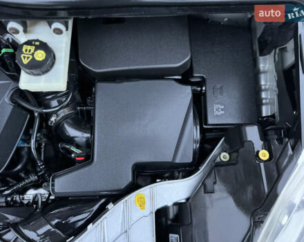 Серый Форд Си-Макс, объемом двигателя 1.6 л и пробегом 234 тыс. км за 9300 $, фото 98 на Automoto.ua