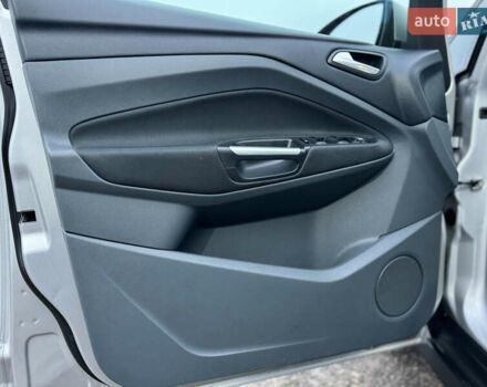 Серый Форд Си-Макс, объемом двигателя 1.6 л и пробегом 234 тыс. км за 9300 $, фото 67 на Automoto.ua