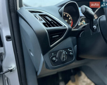 Серый Форд Си-Макс, объемом двигателя 1.6 л и пробегом 234 тыс. км за 9300 $, фото 76 на Automoto.ua