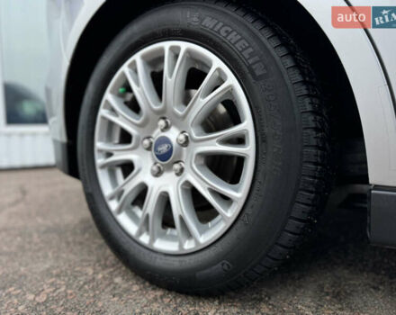 Серый Форд Си-Макс, объемом двигателя 1.6 л и пробегом 234 тыс. км за 9300 $, фото 25 на Automoto.ua