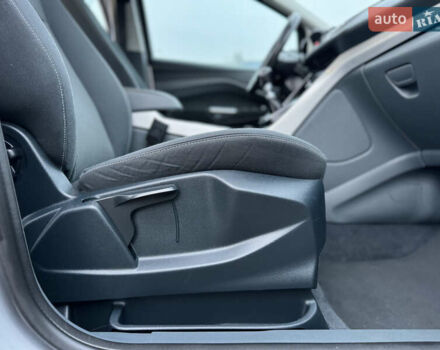 Серый Форд Си-Макс, объемом двигателя 1.6 л и пробегом 234 тыс. км за 9300 $, фото 56 на Automoto.ua