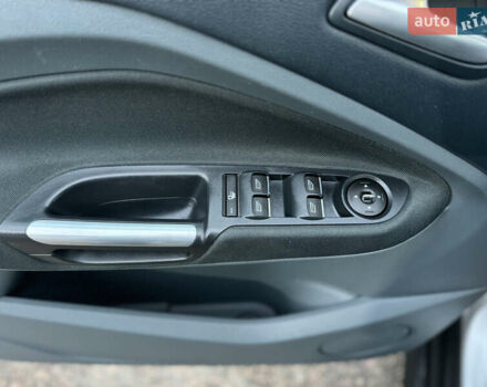 Серый Форд Си-Макс, объемом двигателя 1.6 л и пробегом 234 тыс. км за 9300 $, фото 69 на Automoto.ua