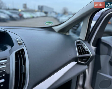 Серый Форд Си-Макс, объемом двигателя 1.6 л и пробегом 234 тыс. км за 9300 $, фото 91 на Automoto.ua