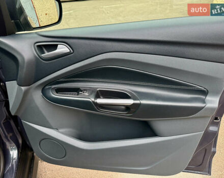 Серый Форд Си-Макс, объемом двигателя 1.6 л и пробегом 173 тыс. км за 6999 $, фото 27 на Automoto.ua