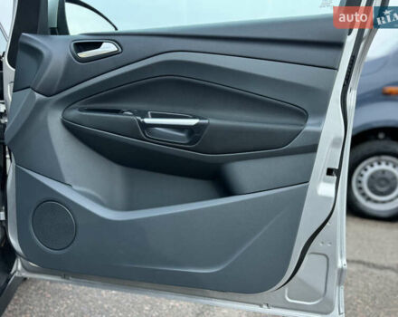 Серый Форд Си-Макс, объемом двигателя 1.6 л и пробегом 234 тыс. км за 9300 $, фото 64 на Automoto.ua