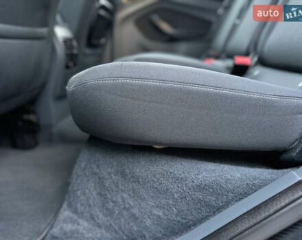 Серый Форд Си-Макс, объемом двигателя 1.6 л и пробегом 234 тыс. км за 9300 $, фото 40 на Automoto.ua