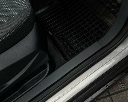 Серый Форд Си-Макс, объемом двигателя 1.6 л и пробегом 218 тыс. км за 7900 $, фото 39 на Automoto.ua