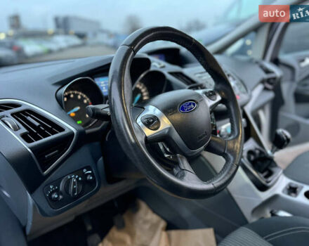 Серый Форд Си-Макс, объемом двигателя 1.6 л и пробегом 234 тыс. км за 9300 $, фото 75 на Automoto.ua