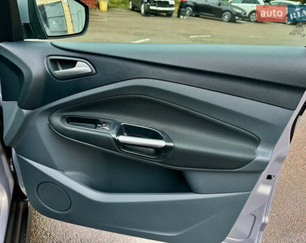 Серый Форд Си-Макс, объемом двигателя 1.6 л и пробегом 218 тыс. км за 6999 $, фото 23 на Automoto.ua